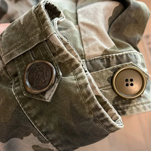 Mr & Mrs Italy Camouflage Jacket with fur collar - Picture 6 of 10